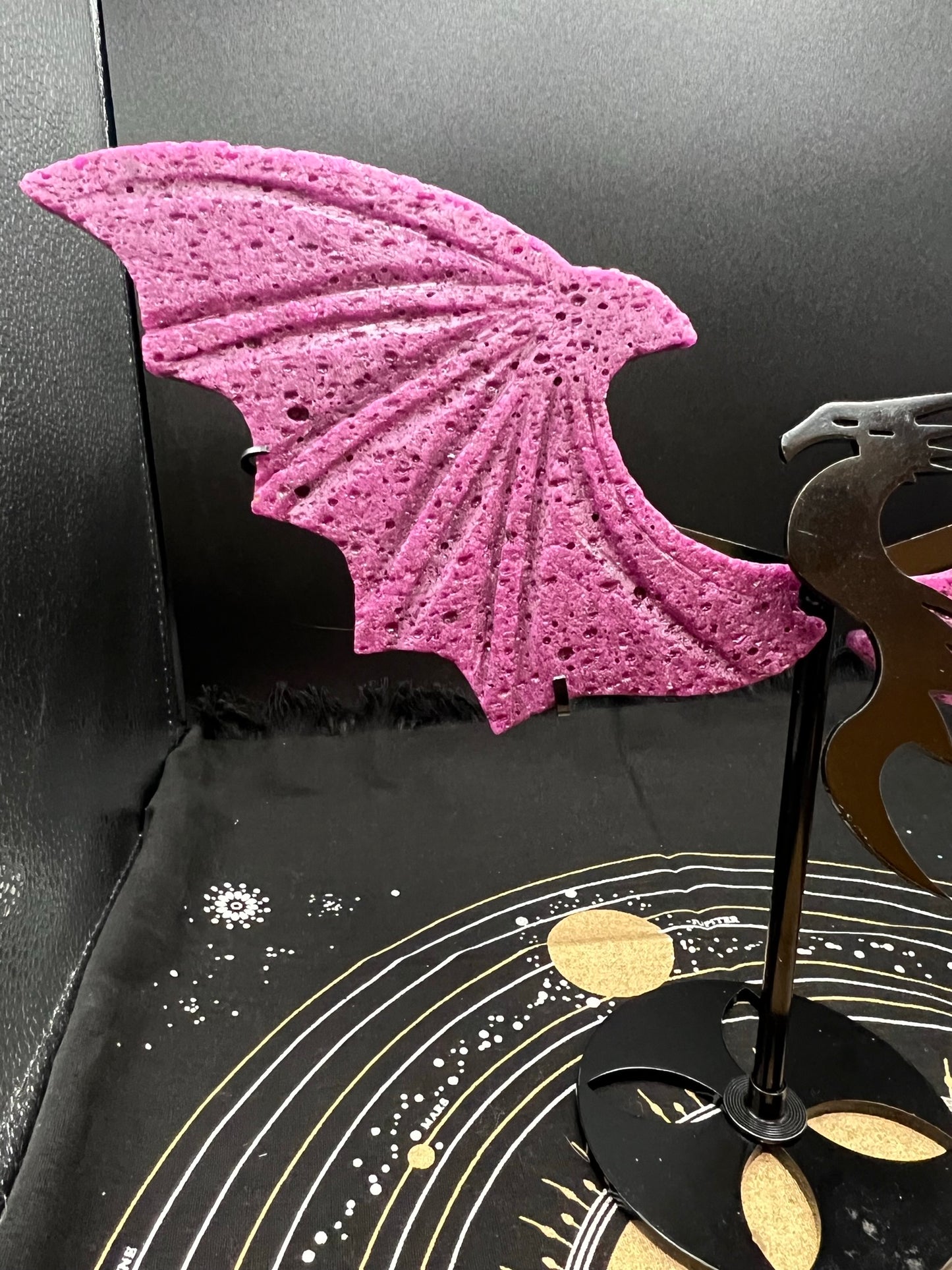 Fluorescent Ruby AAA Grade Dragon Wings Y3