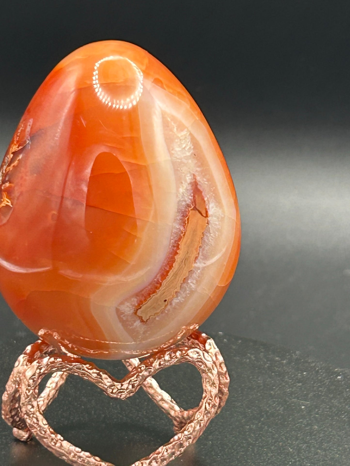 Carnelian Egg w/stand