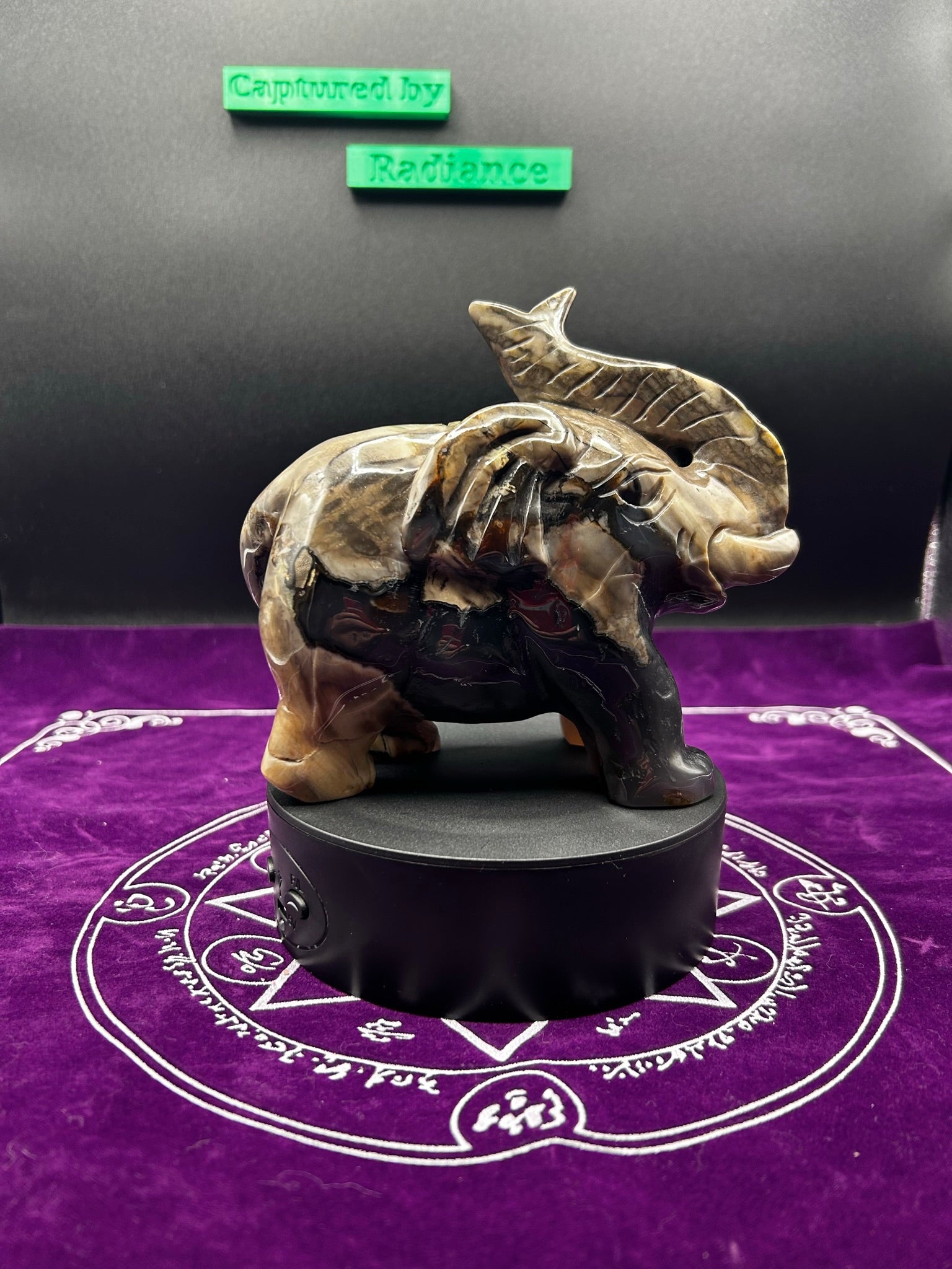 Valcano Router Valcano Agate Elephant – Captured by Radiance Inc.