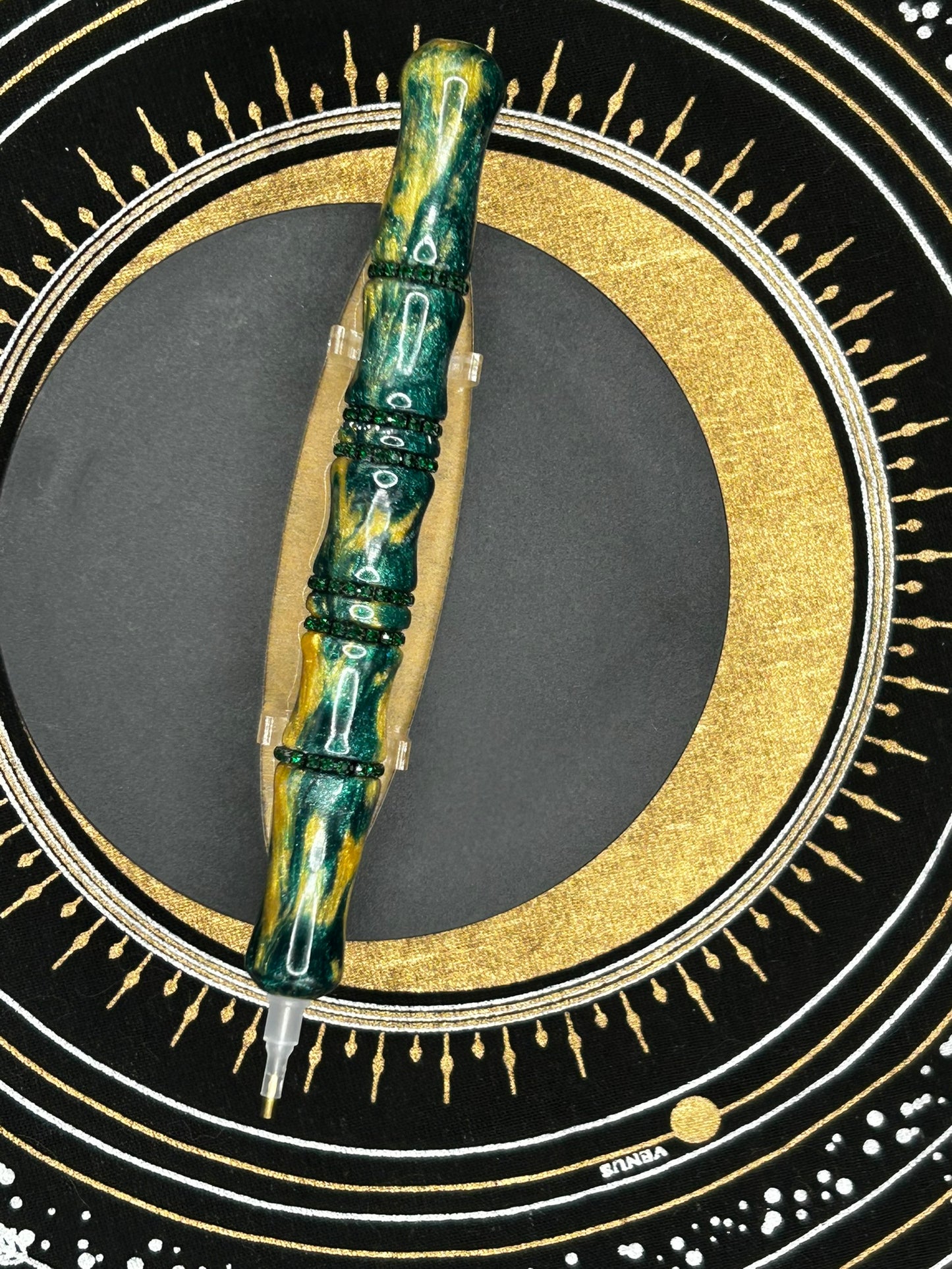 Shamrock Diamond Cast